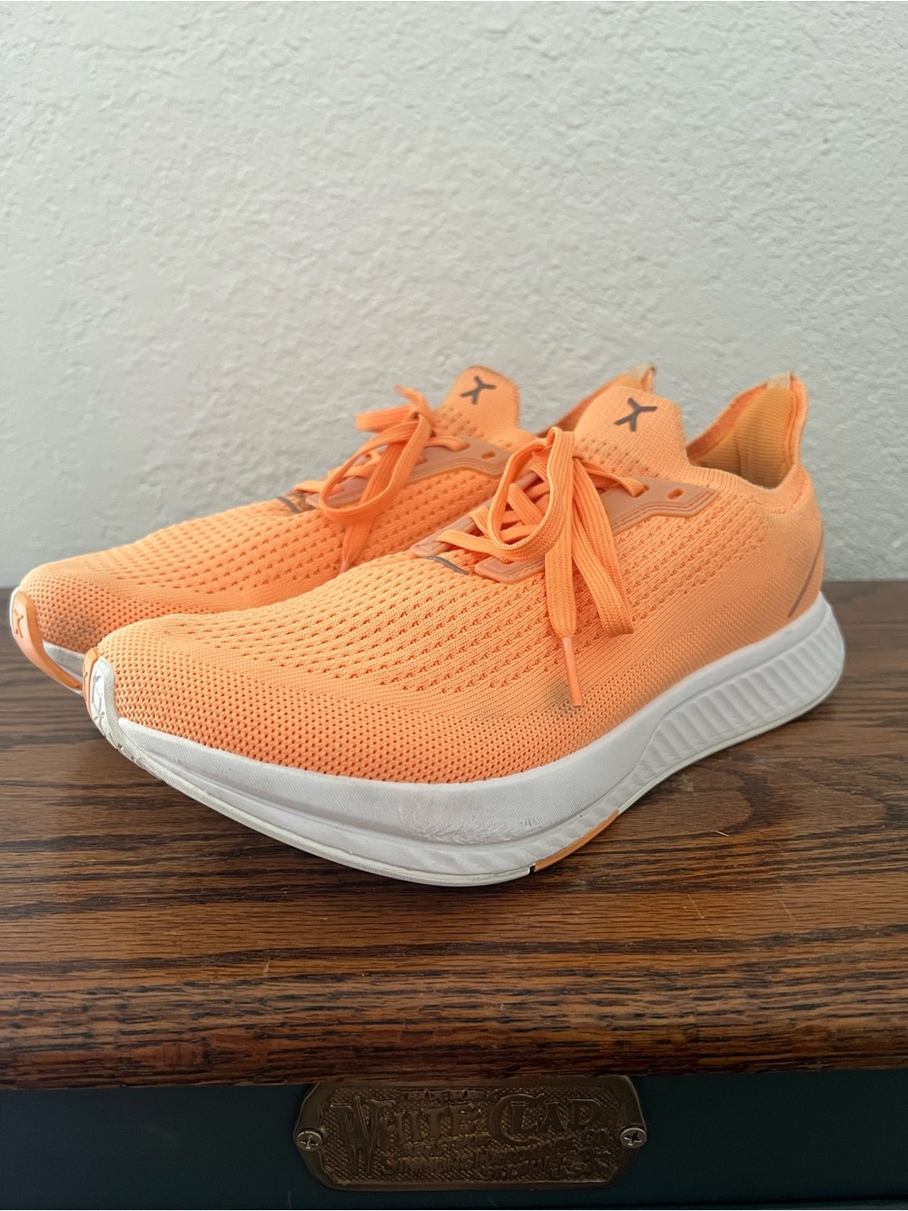 Flux Footwear Unisex Adapt Runner Sneakers 9.5 W 8 M Neon Orange
